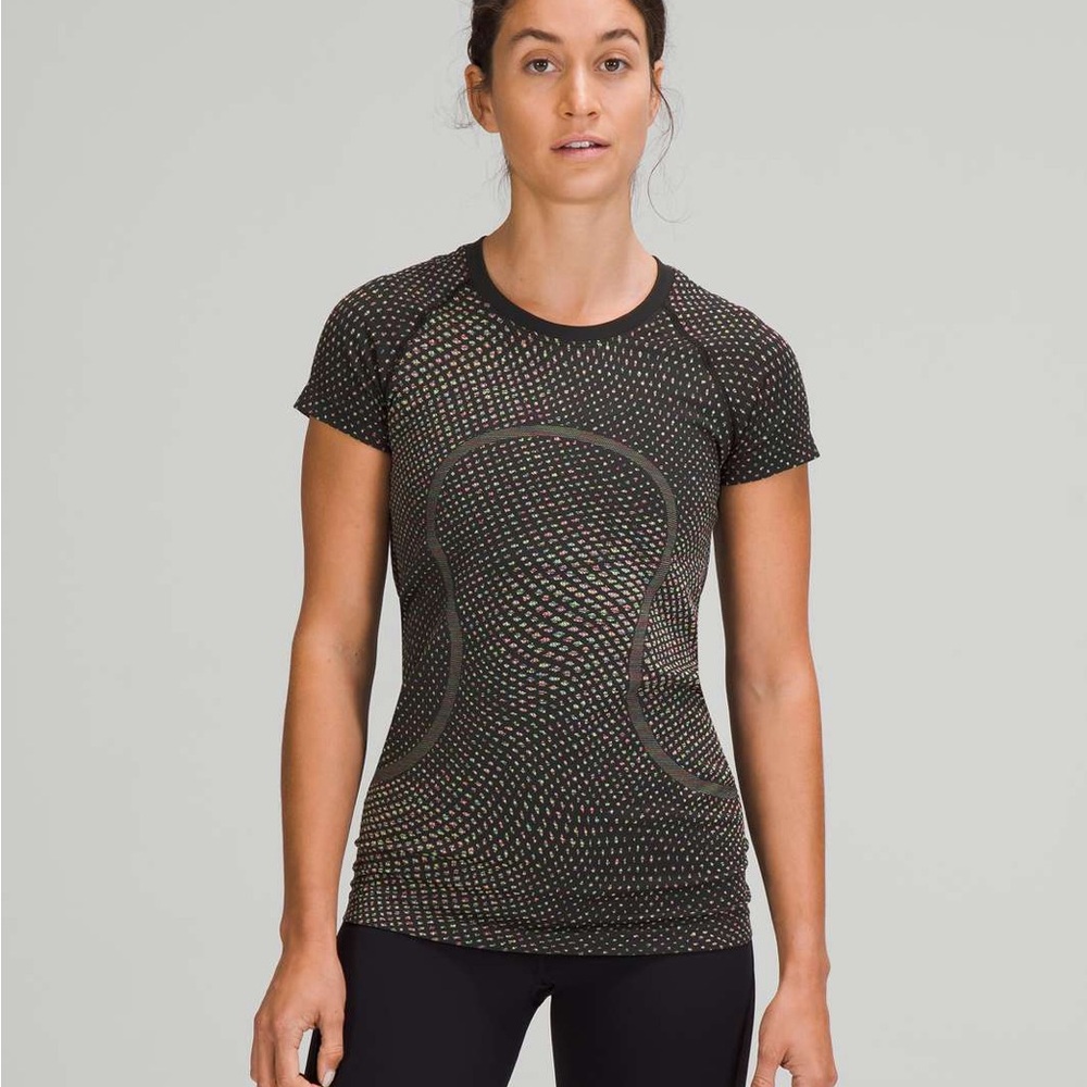 Lululemon Swiftly Tech Short
Sleeve Shirt 2.0